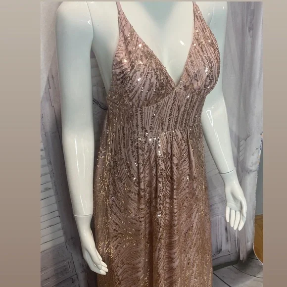 green emerald velvet dress Dress Party Short By Hello Molly In Gold, Size: 8  Clothes Mentor Fargo ND  #137